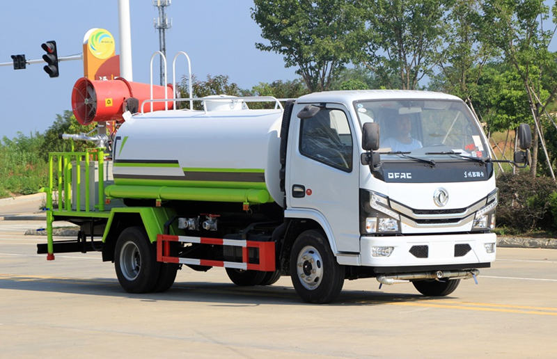 東風(fēng)國(guó)六5噸噴霧車