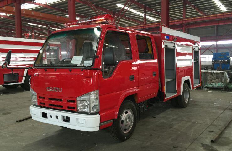 五十鈴藍(lán)牌鄉(xiāng)鎮(zhèn)消防車(chē)-2噸水罐消防車(chē)